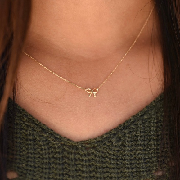 14k Gold Bow Necklace - Picture 1 of 3